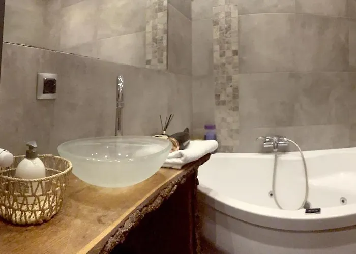 Royal Lazienki. Beautiful By The Park. * Warszawa