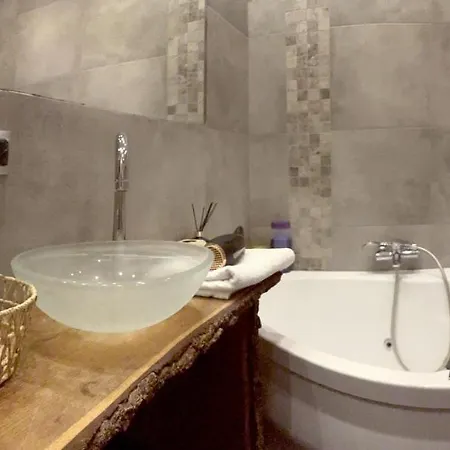 Royal Lazienki. Beautiful By The Park. * Warszawa